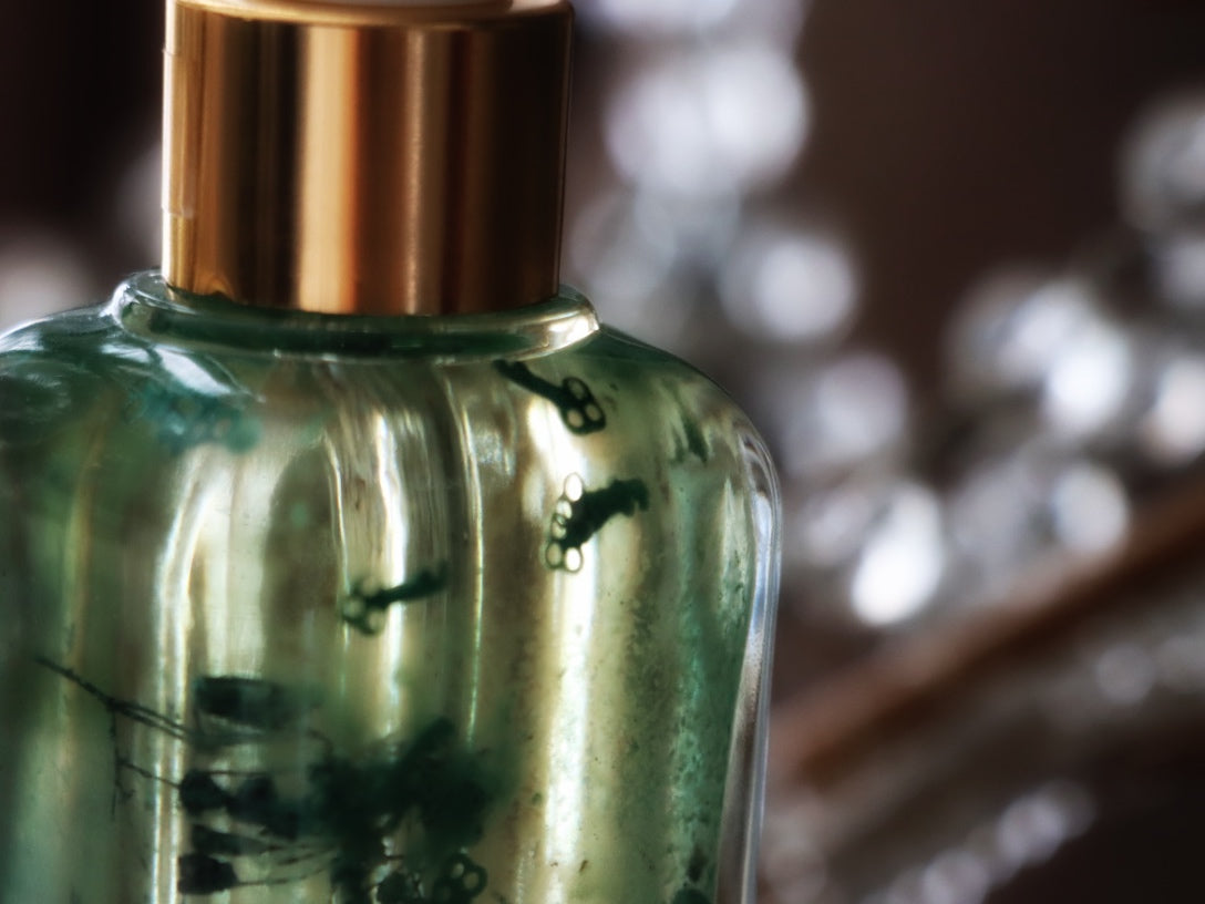 Hecate Parfum: Awaken your gifts. Sharpen your intuition. Heal the witch wound.