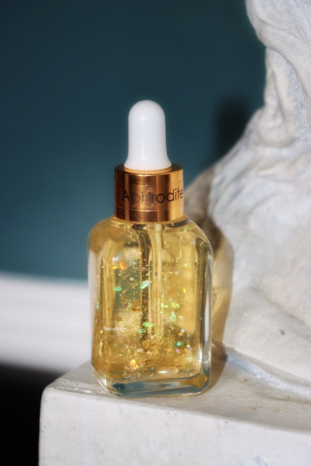 Aphrodite Parfum: Art of Self-adoration. Heal body image. Activate Magnetic Field
