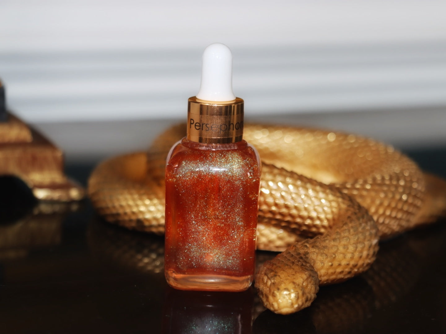 Persephone Parfum: Empower your Shadow. Lead from Light and Dark - Wholeness