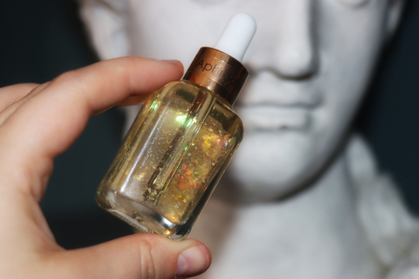 Aphrodite Parfum: Art of Self-adoration. Heal body image. Activate Magnetic Field