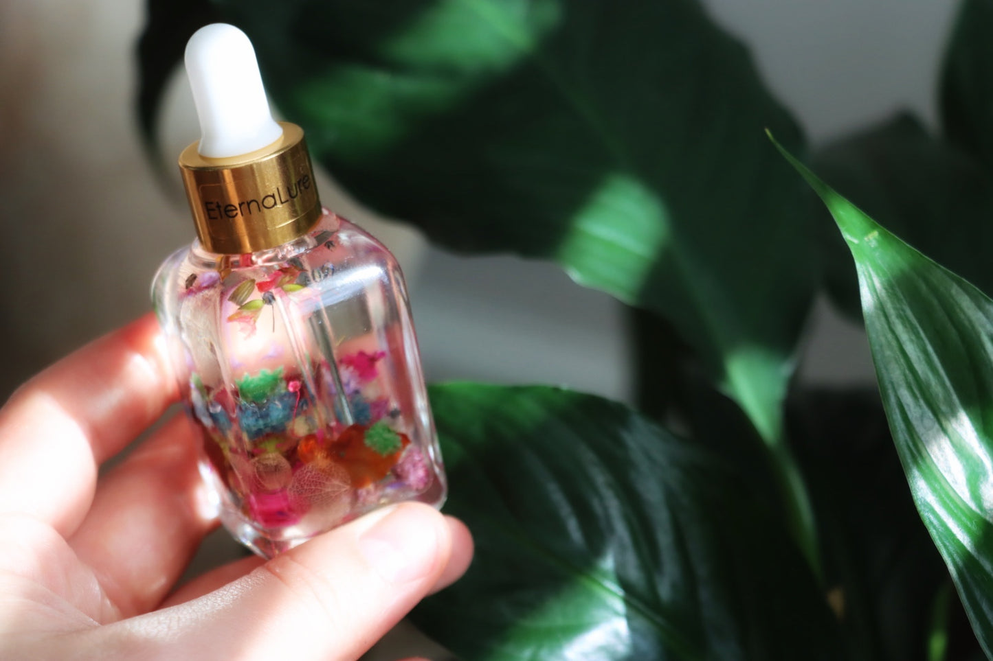 EternaLure, Love Activator:
Attract love. Heal patterns. Embody the frequency of devotion.