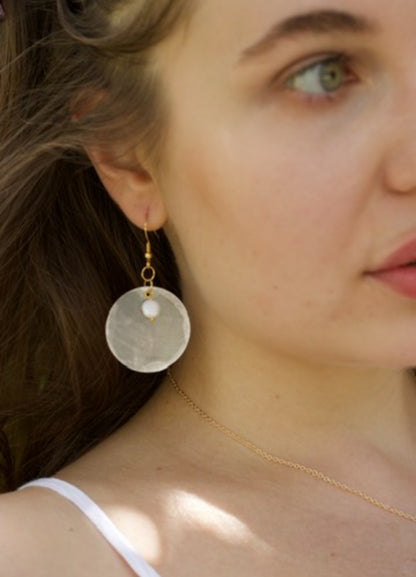 Venus Pearl Earrings