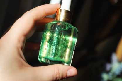 Hecate Parfum: Awaken your gifts. Sharpen your intuition. Heal the witch wound.