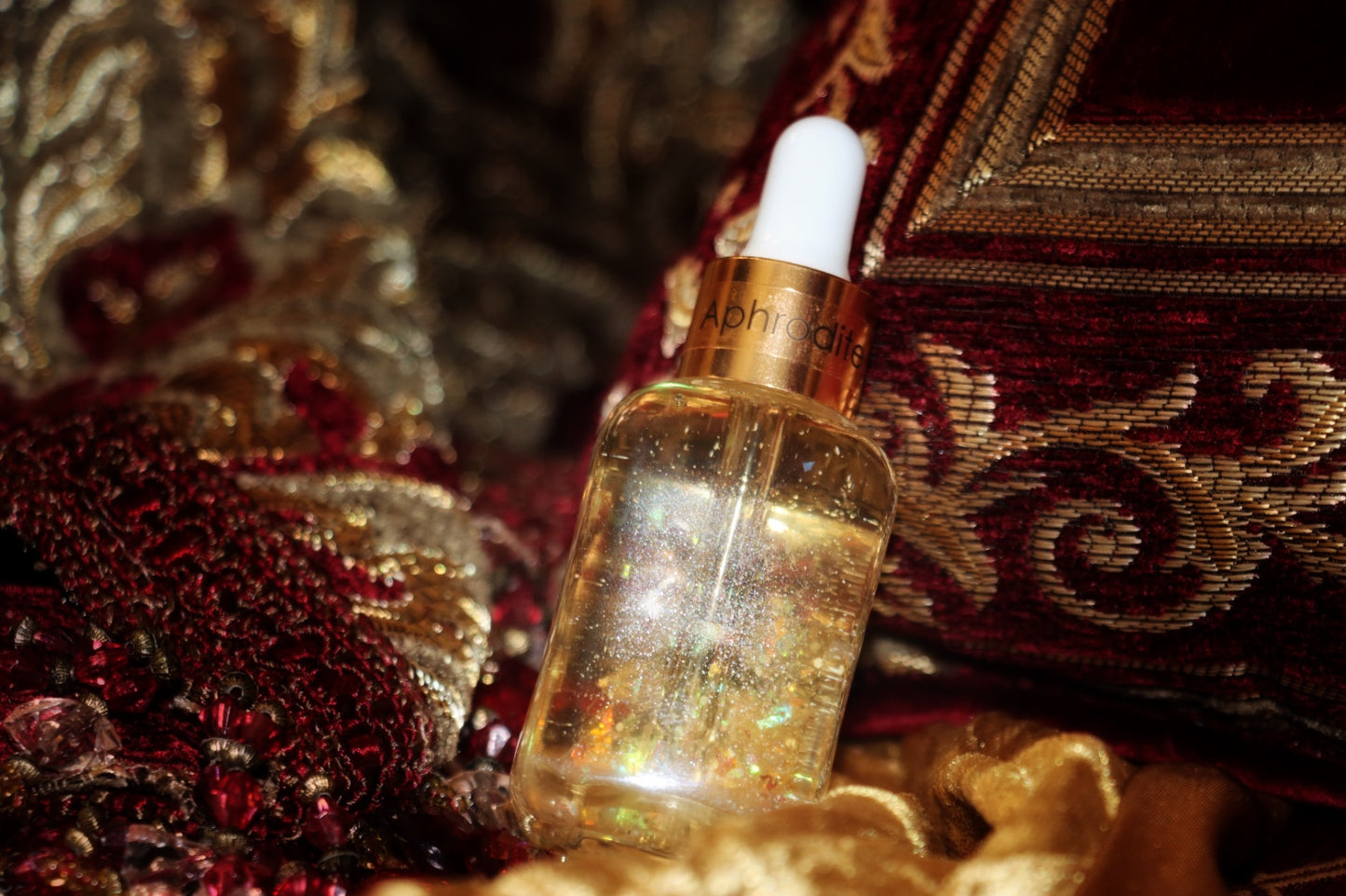 Aphrodite Parfum: Art of Self-adoration. Heal body image. Activate Magnetic Field