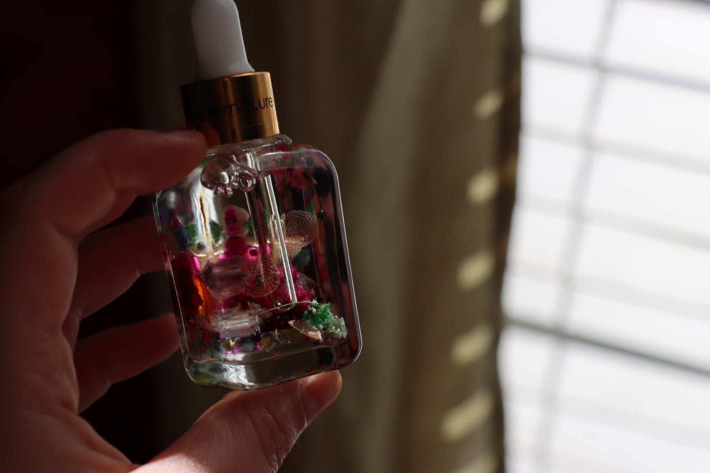 EternaLure, Love Activator:
Attract love. Heal patterns. Embody the frequency of devotion.