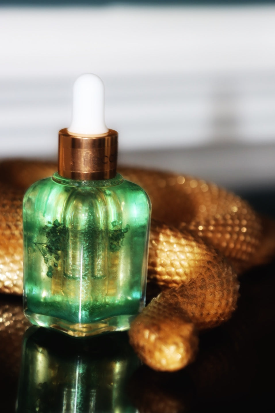 Hecate Parfum: Awaken your gifts. Sharpen your intuition. Heal the witch wound.