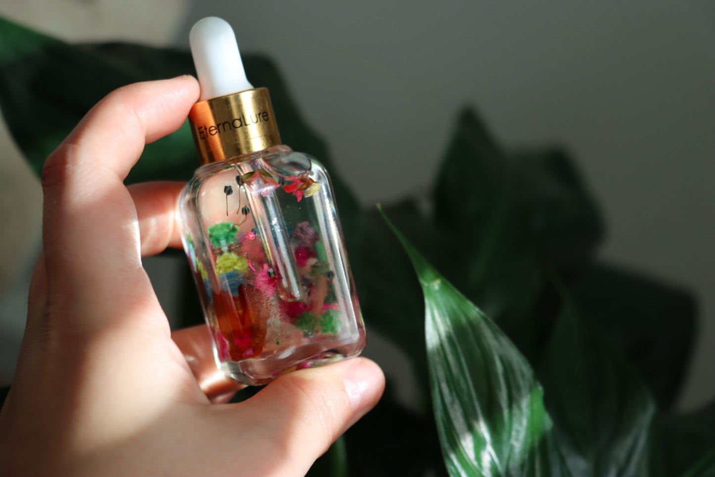 EternaLure, Love Activator:
Attract love. Heal patterns. Embody the frequency of devotion.